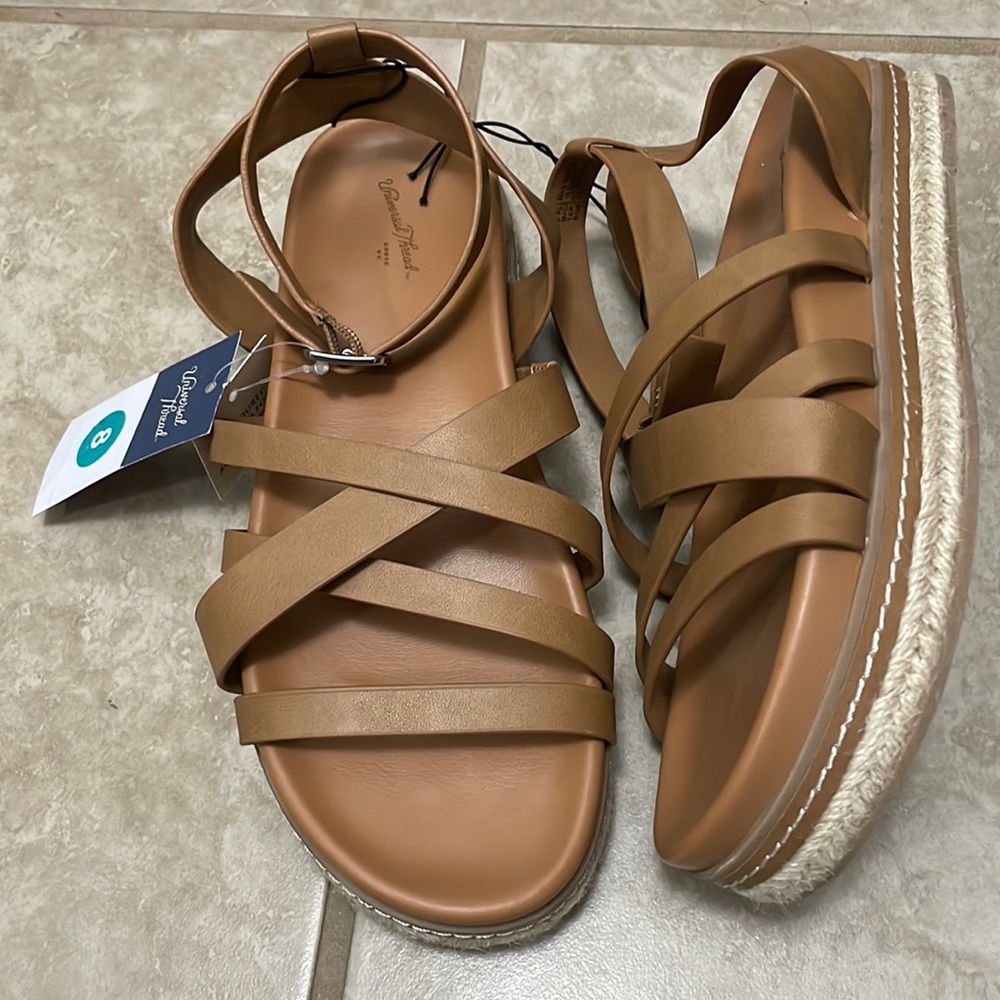 NWT Universal Thread Sandals Brown Leather, size 8